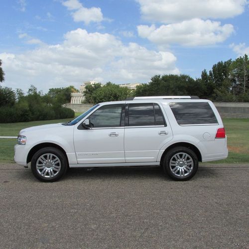 2012 navigator ltd 2wd pearl wht/brwn lthr roof nav tv 20's immaculate