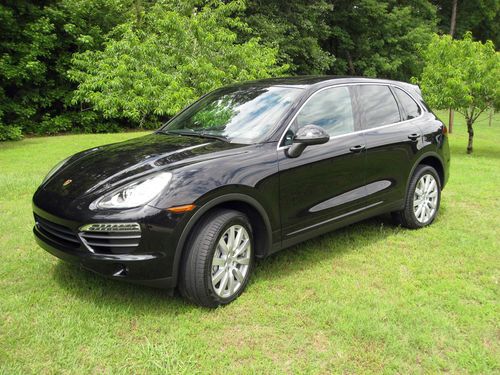 2011 porsche cayenne s tiptronic jet black metallic - black interior - very nice