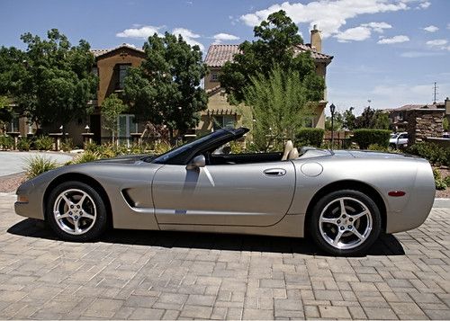 2000 chevrolet corvette base convertible 2-door 5.7l