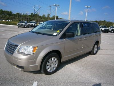 2009 chrysler town &amp; country lx 3.3l v6 fwd stow &amp; go mini van clean carfax l@@k