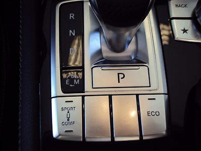 2013 MERCEDES SL550 - $118K MSRP...SAVE OVER $20K - LOADED - LIKE NEW - 3K MILES, image 59