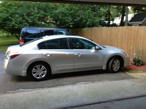 2011 nissan altima s sedan 4-door 2.5l bluetooth back up camera