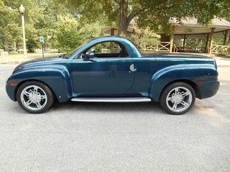 2006 chevy ssr 6.0 liter-super nice