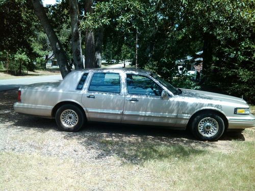 1997 lincoln town car executive sedan 4-door 4.6l