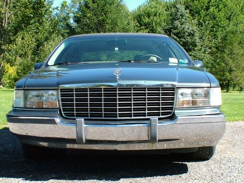 1994 cadillac fleetwood brougham sedan 4-door 5.7l