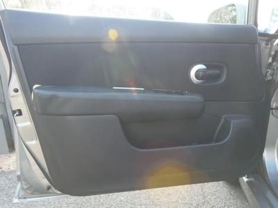 Hatchback 1.8L CD AM/FM radio Air Conditioning WE FINANCE, image 13