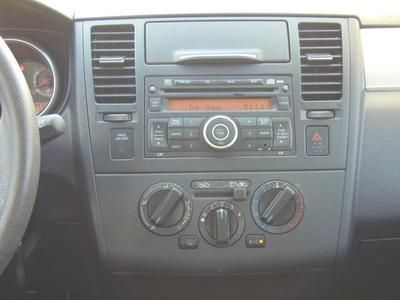 Hatchback 1.8L CD AM/FM radio Air Conditioning WE FINANCE, image 22