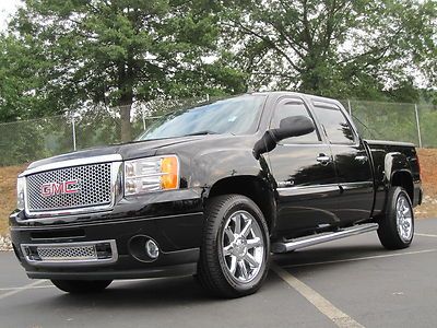 Gmc sierra 2011 denali edition 6.2 v8 awd loaded with toys nav roof dvd a+