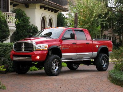 Mega cab (laramie) show truck! lifted..$30k in extras..like 2500, nav. sunroof