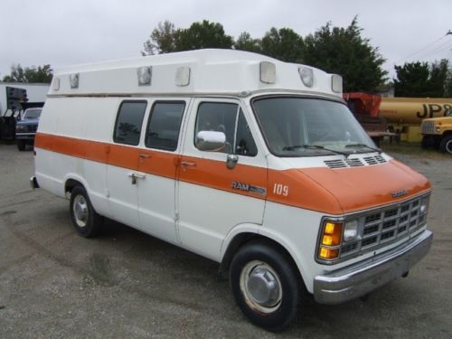 Dodge ambulance wheeled stretcher van low miles!