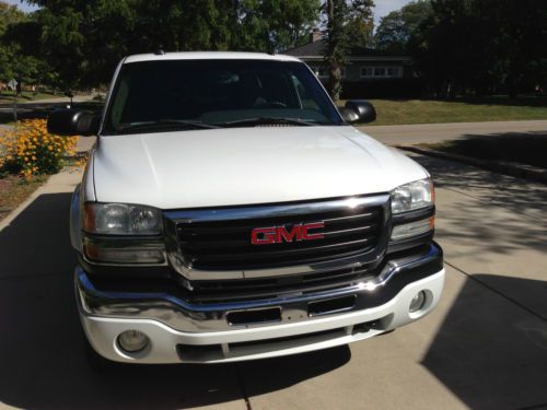 2004 sierra 2500hd diesel 4x4 sle heated leather, bose sound 1 owner. nice!