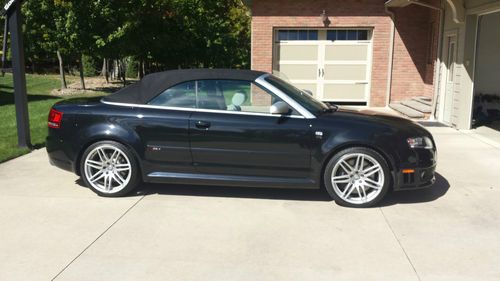 Cabriolet 2008 low miles very clean