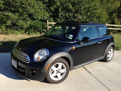 2011 mini cooper base hatchback 2-door 1.6l