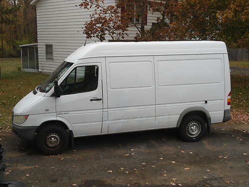 2004 dodge sprinter 2500 base standard cargo van 3-door 2.7l