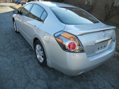 2011 Nissan Altima S Sedan 4-Door 2.5L SPECIAL EDITION - CVT Trans, image 4