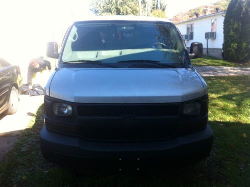 2007 chevrolet express 1500 base standard cargo van 4-door 4.3l