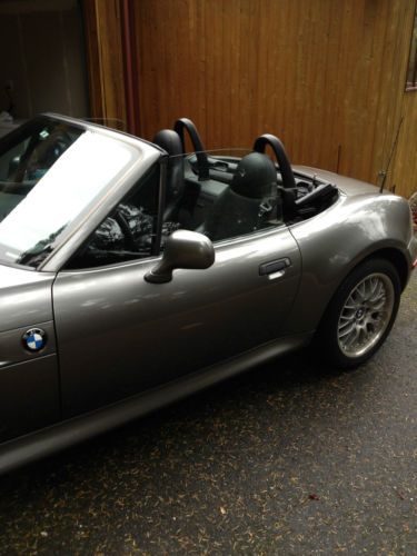 Bmw: z3 3.0 roadster with rare automatic! z3 only 53,000 miles! silver w/black l