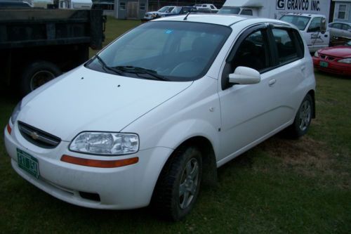 2008 chevy aveo (nice car)