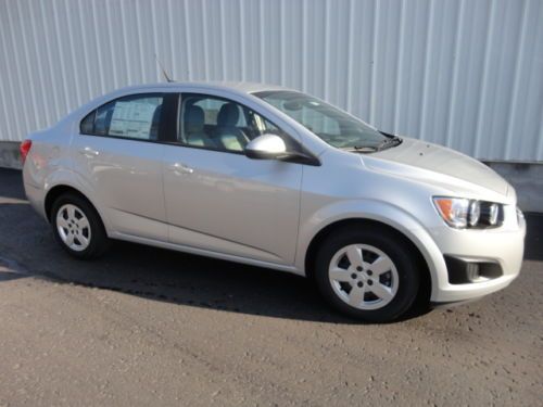 2013 chevrolet sonic ls sedan 4-door 1.8l