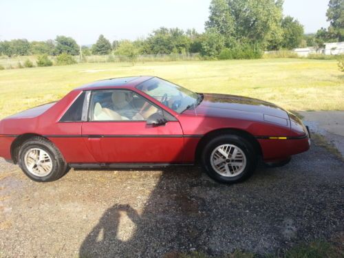 Classic 1987 pontiac fiero se coupe 2-door 2.5l good condition