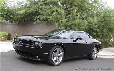 2012 dodge rt challenger with only 3925 miles, like new and it&#039;s black on black