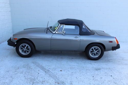 Roadster Mark III Convertible RWD Austin Carburetor Leather Phase IV Rubber, image 17