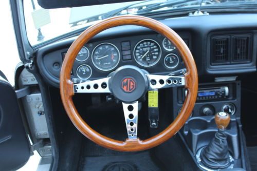 Roadster Mark III Convertible RWD Austin Carburetor Leather Phase IV Rubber, image 28