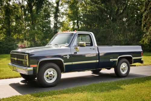 1983 chevrolet c20 silverado 131&#034; wb - v8, blue/white, clean, 53k mi, one owner