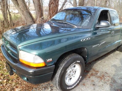 2000 dodge dakota sport extra cab 4.7 liter 8 cylinder with air conditioning