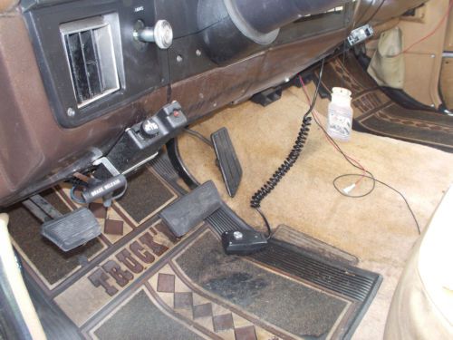 1987 Chevy Suburban, NO RESERVE, image 10