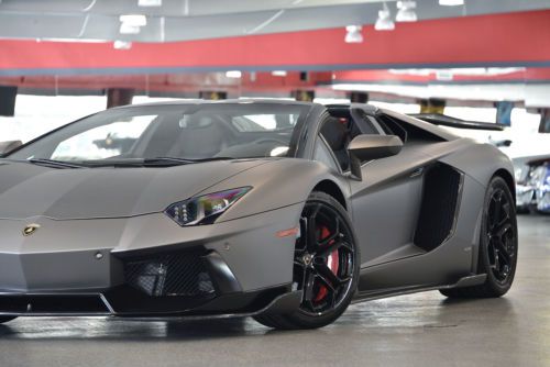 Grigio titans on nero ade roadster