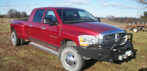 2006 dodge mega cab 2500 dually long bed burgandy color