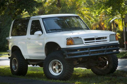 Custom 5.0 v8 fuel injected 4x4 &#039;88 bronco ii