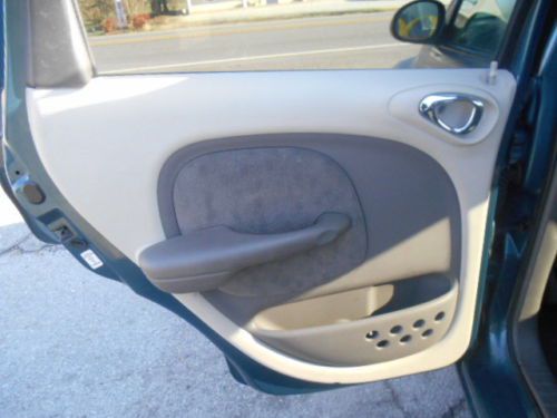 2001 Chrysler PT Cruiser Classic Wagon 4-Door 2.4L, image 6