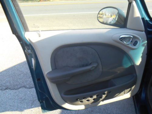2001 Chrysler PT Cruiser Classic Wagon 4-Door 2.4L, image 7