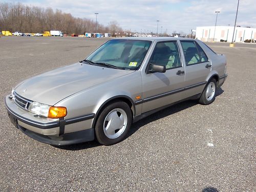 1996 saab 9000 cs hatchback 4-door 2.3l  105k miles  runs great