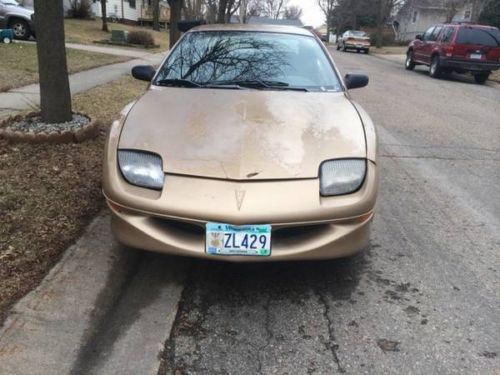 1998 pontiac sunfire 2.2 5 speed manual gold - runs and gets good gas mileage