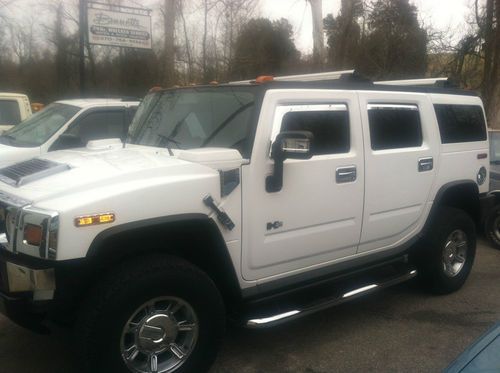 2004 white hummer h2