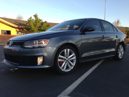 2012 volkswagen jetta gli sedan 4-door 2.0l 6 speed manual