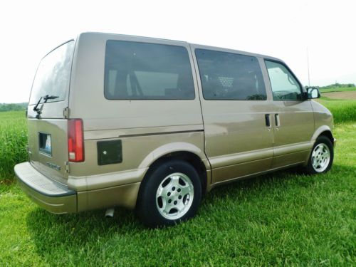 Handicap-equipped wheelchair van in very good condition, 24k original miles