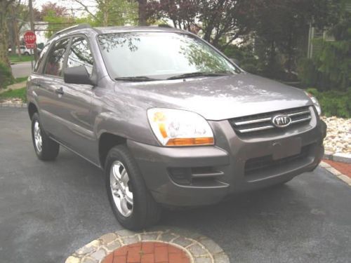 2008 kia sportage 4 dr. 4x4 suv  gorgeous condition