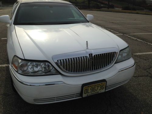 2005 lincoln town car limousine 120&#034; white