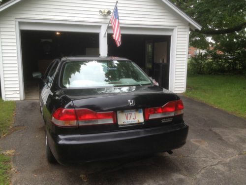 Honda accord 2002 black 4 dr good overall condition runs great!