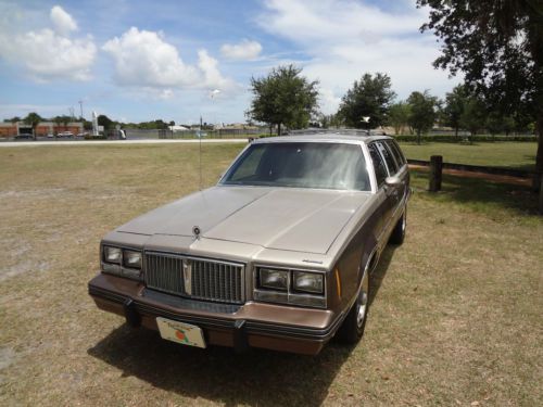 1983 pontiac bonneville base wagon 4-door 5.0l