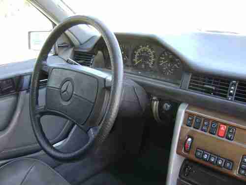 1987 Mercedes Benz TurboDiesel Wagon -- for Parts or Restoration, image 6