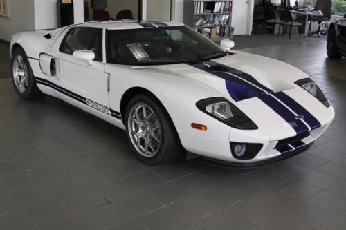 Ford gt centennial white perfect condition 2946 miles