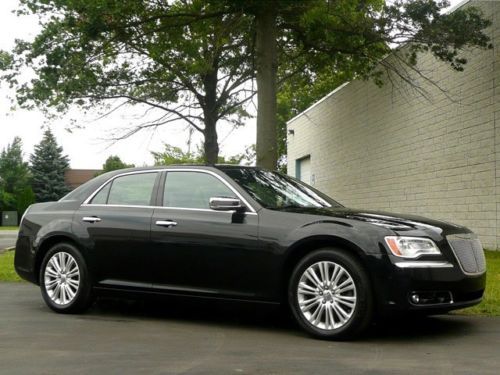300c awd hemi nav lthr htd &amp; ac seats sunroof safteytec must see and drive