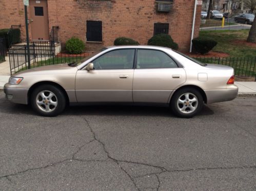 1997 lexus es300 base sedan 4-door 3.0l