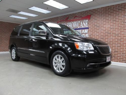 2011 chrysler town &amp; country touring-l stow n go leather dvd