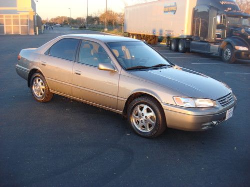 1999 toyota camry le sedan 4-door 3.0l